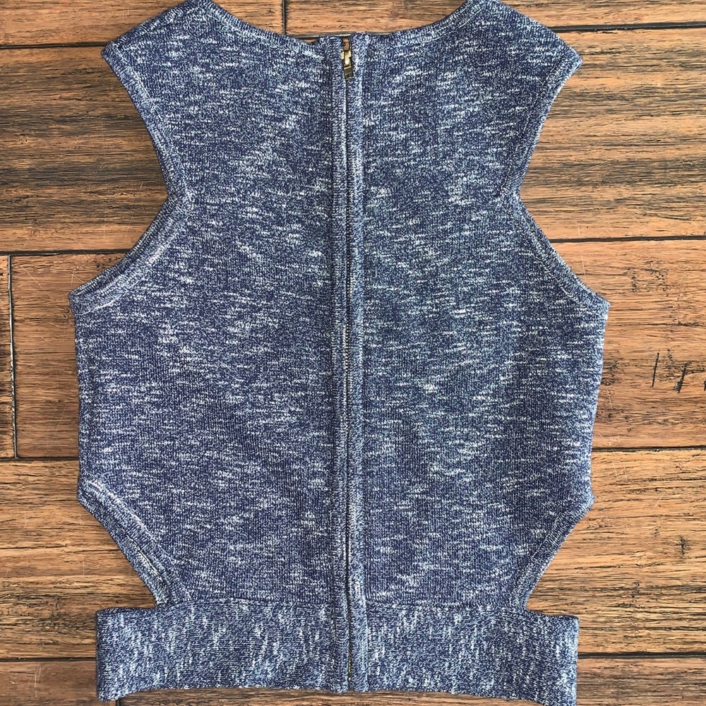 Lucy Paris Sleeveless Cutout Blue Top - Picture 5 of 8